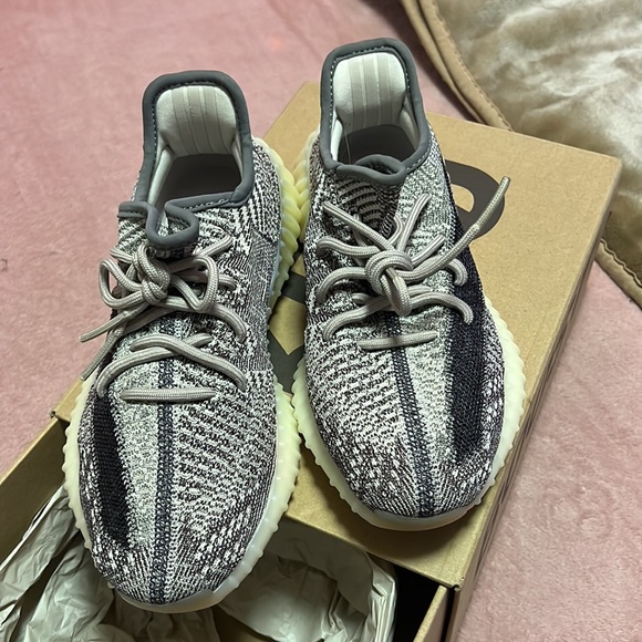 Yeezy Boost 350 V2 ‘Zyon’ - Picture 6 of 7